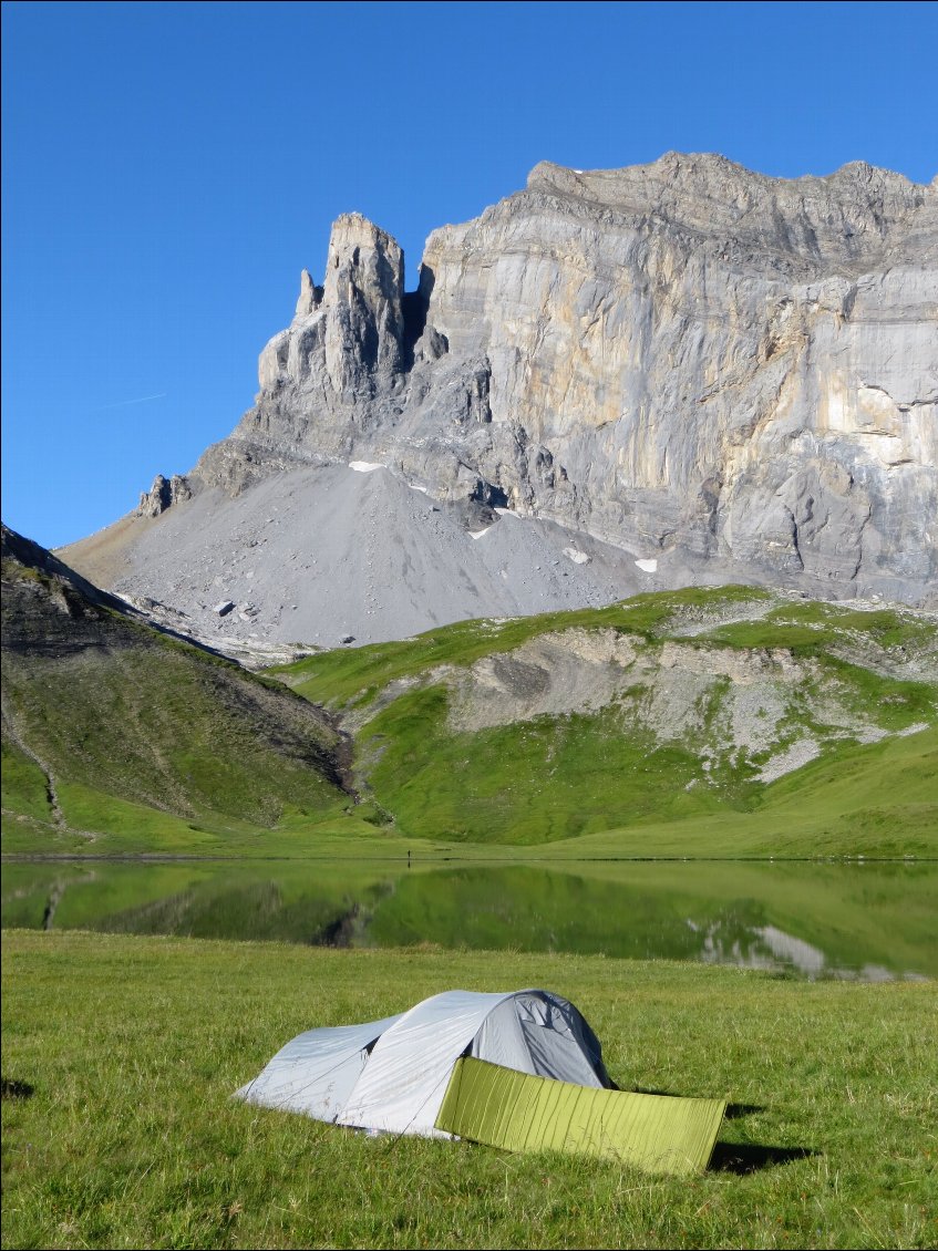 24# Cécile POMMIER.
Lac d'Anterne, Haute Savoie - Août 2012.
Randonnée de quatre jours avec les ânes.