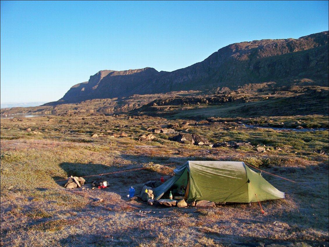 37# Jean ARZALIER.
Près de Sisimiut - Groenland.
Sympathique spot de pêche et petits ruisseaux assurant une autonomie des plus agréables !