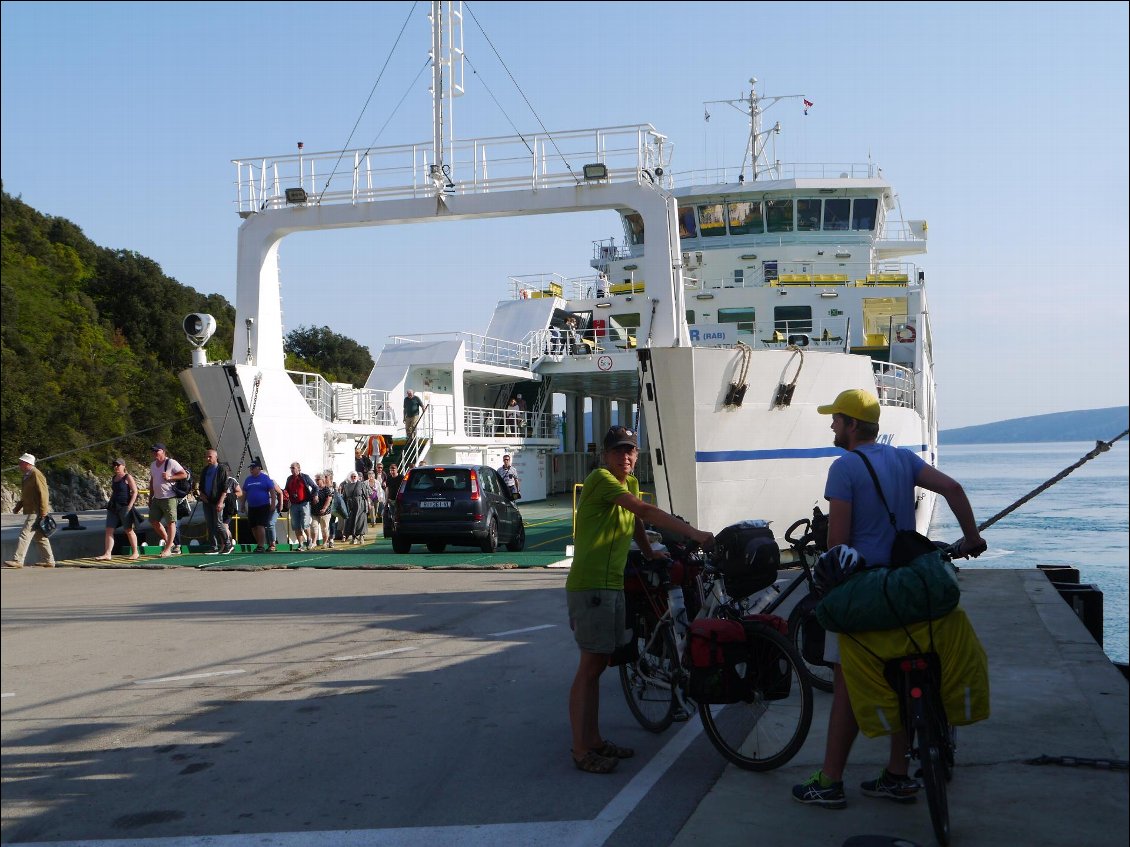 au port de Krk, RDV des cyclos un allemand,