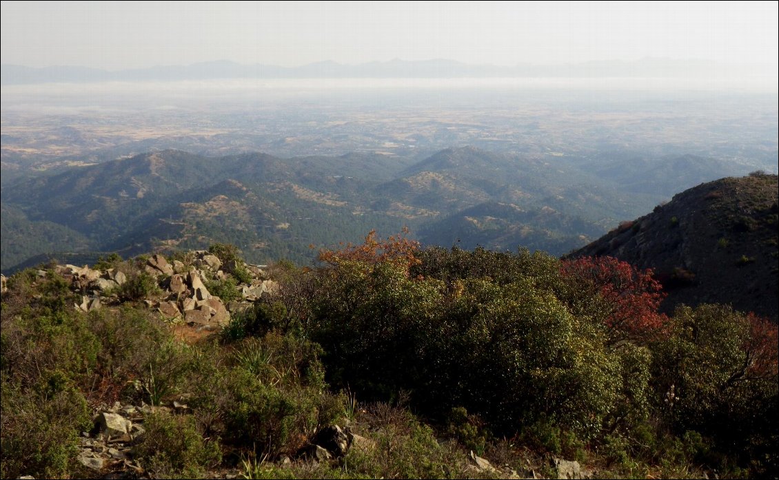 Vue jusqu'aux montagnes du côté turque