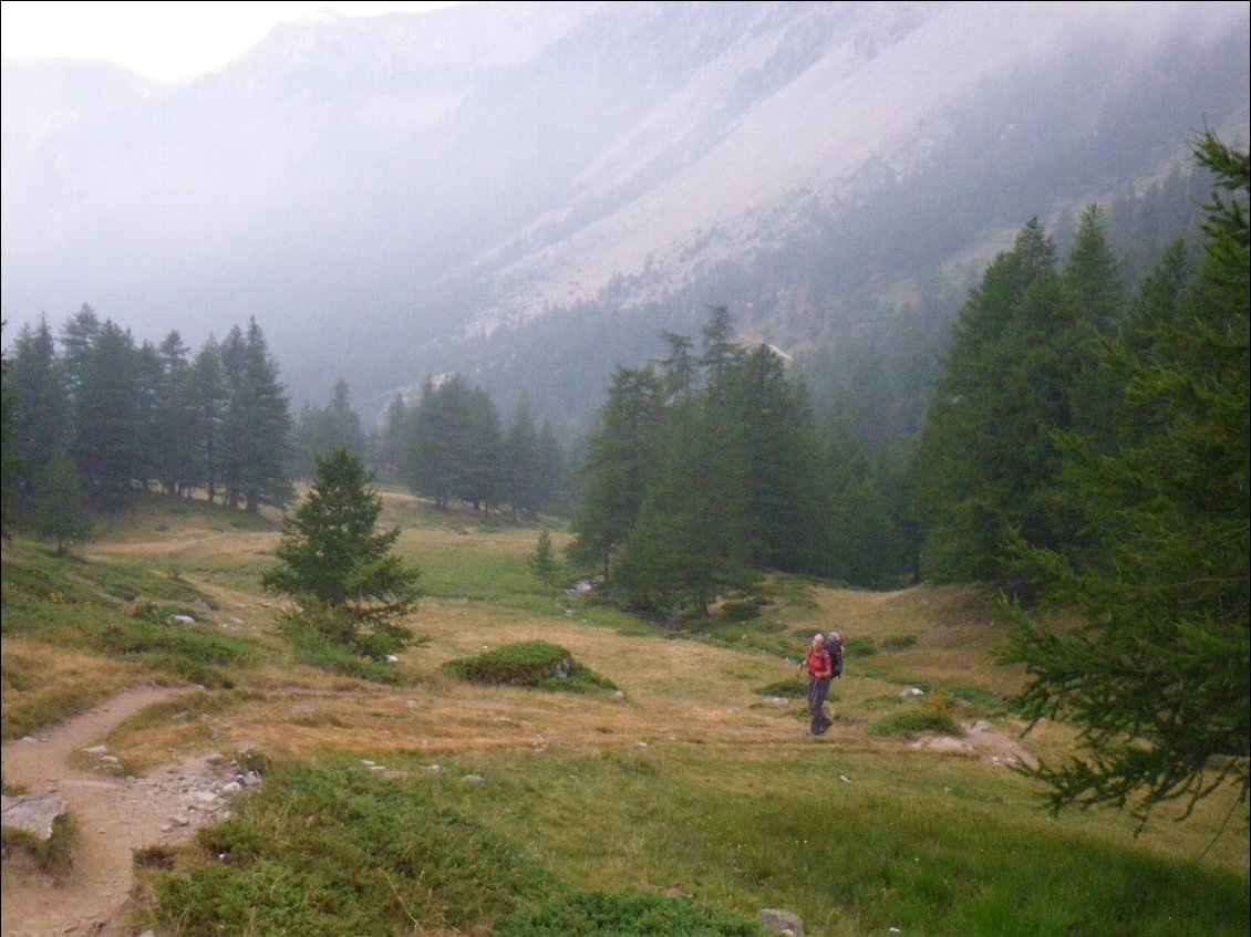 Montée au col de la vallée Etroite (avant l'orage)