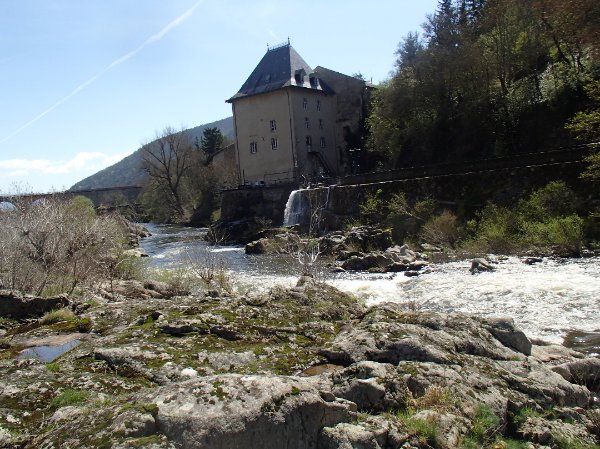 Passage fait en eau vive suite à une reconnaissance à pied...il est magique mon saewave