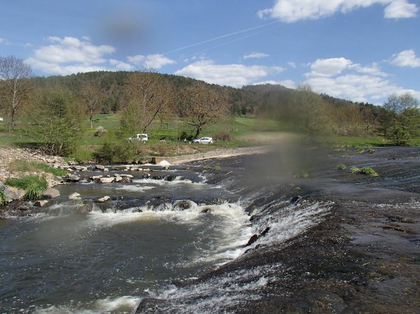 Passage rive droite fait à la cordelle dans la passe à poisson