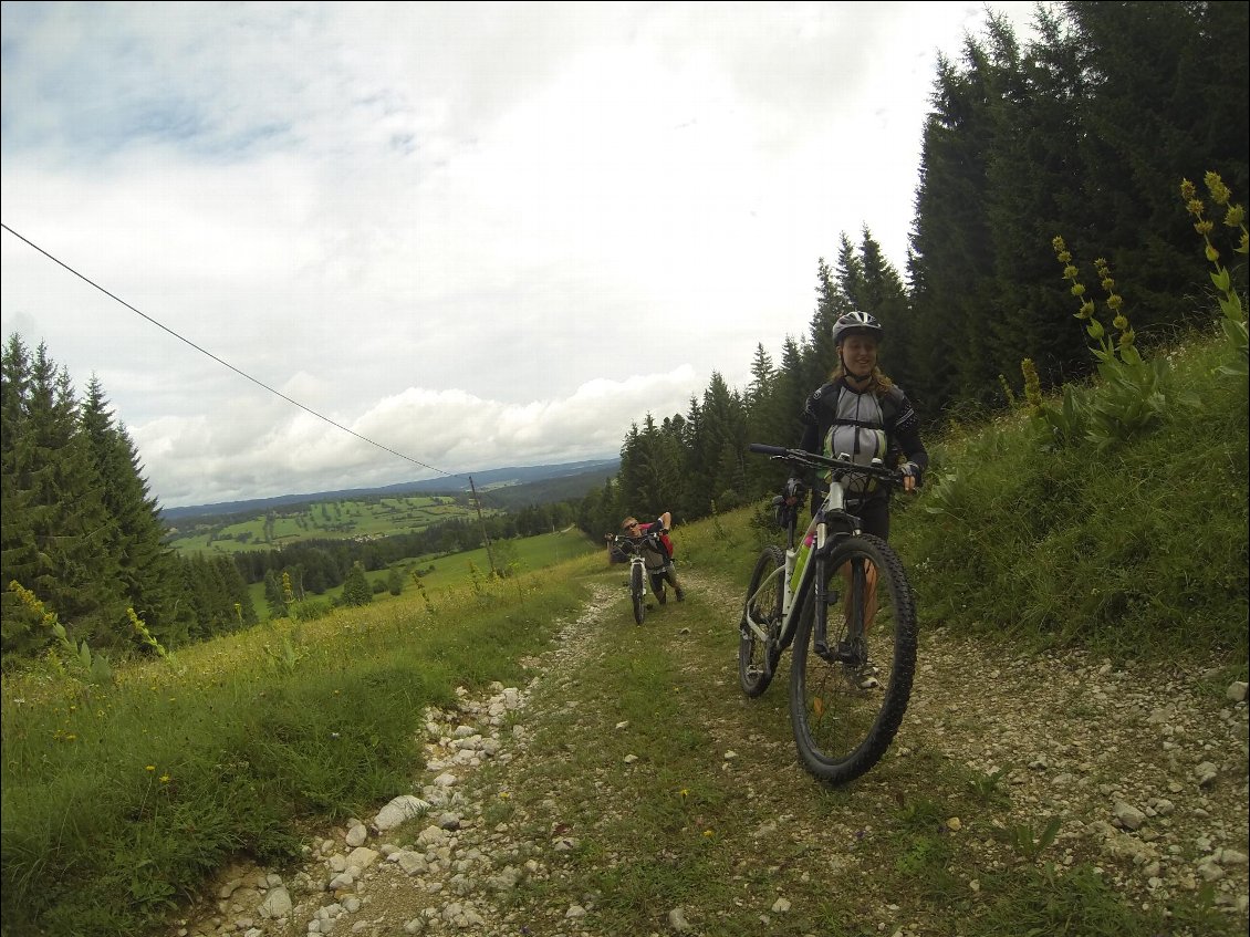 Montée dans le haut Jura