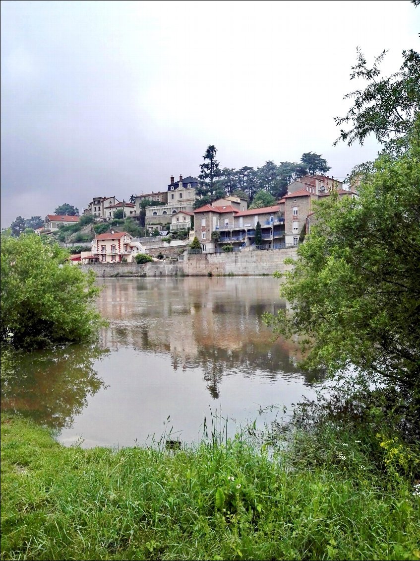 Saint-Just-sur-Loire.