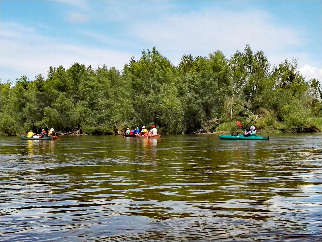 Rencontre d'un groupe de kayakistes allemands