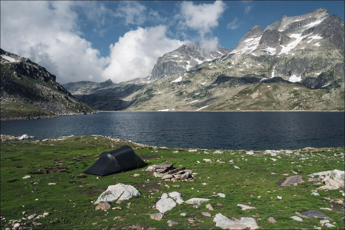 Bivouac au Lac du Cos sous le Col de la Vache