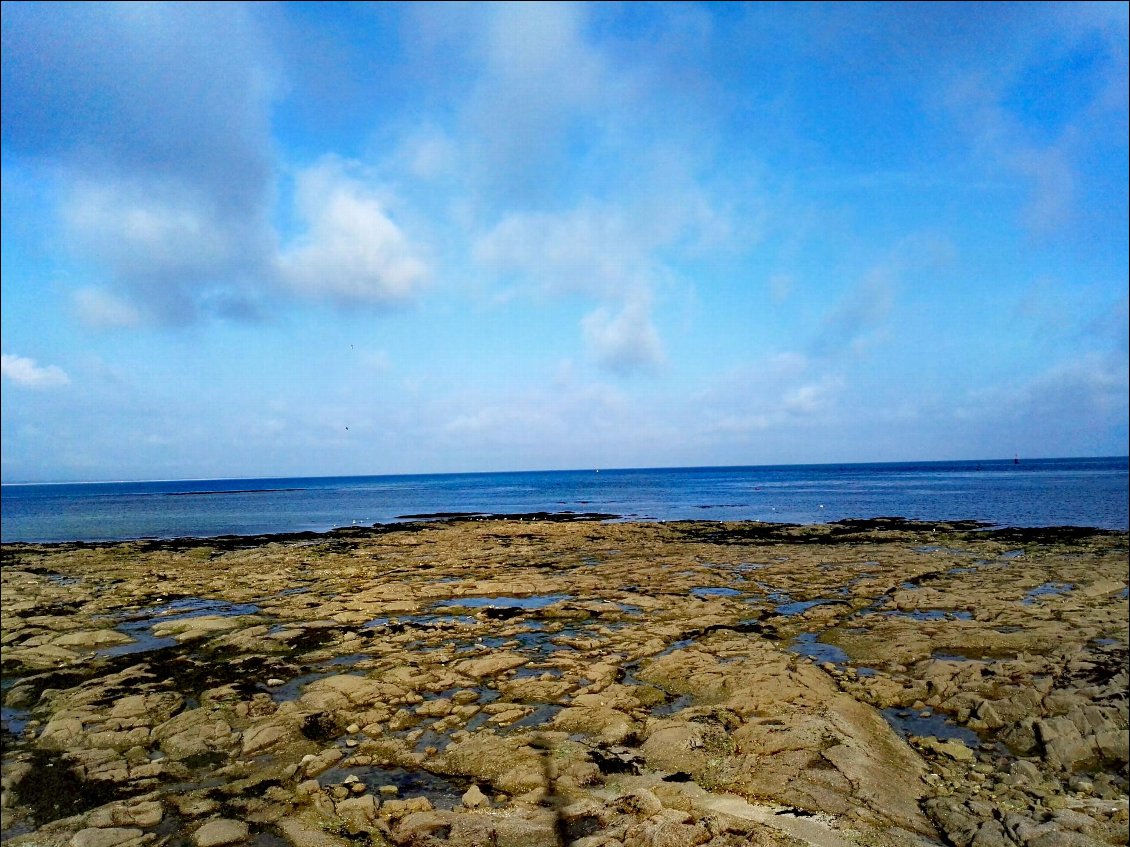 Île Tudy. Grande plage à marée basse