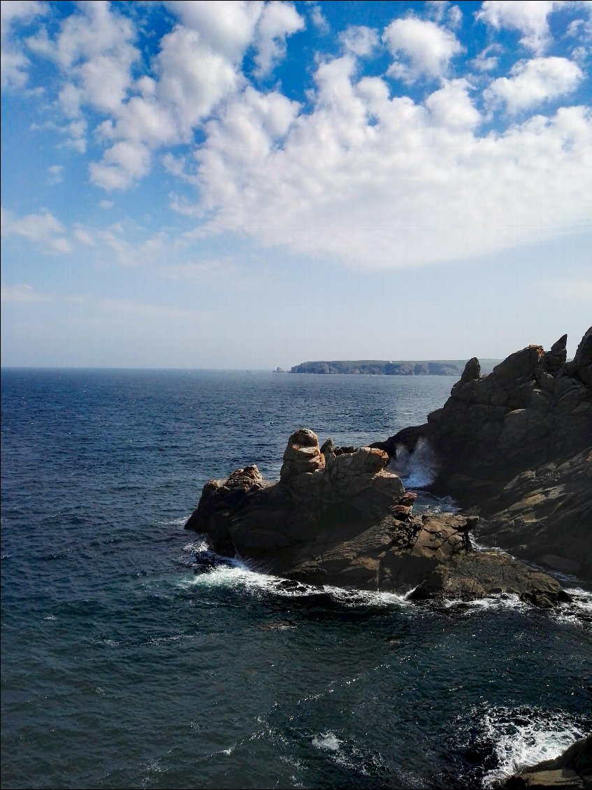 Baie des Trépassés et pointe du Van (au loin)