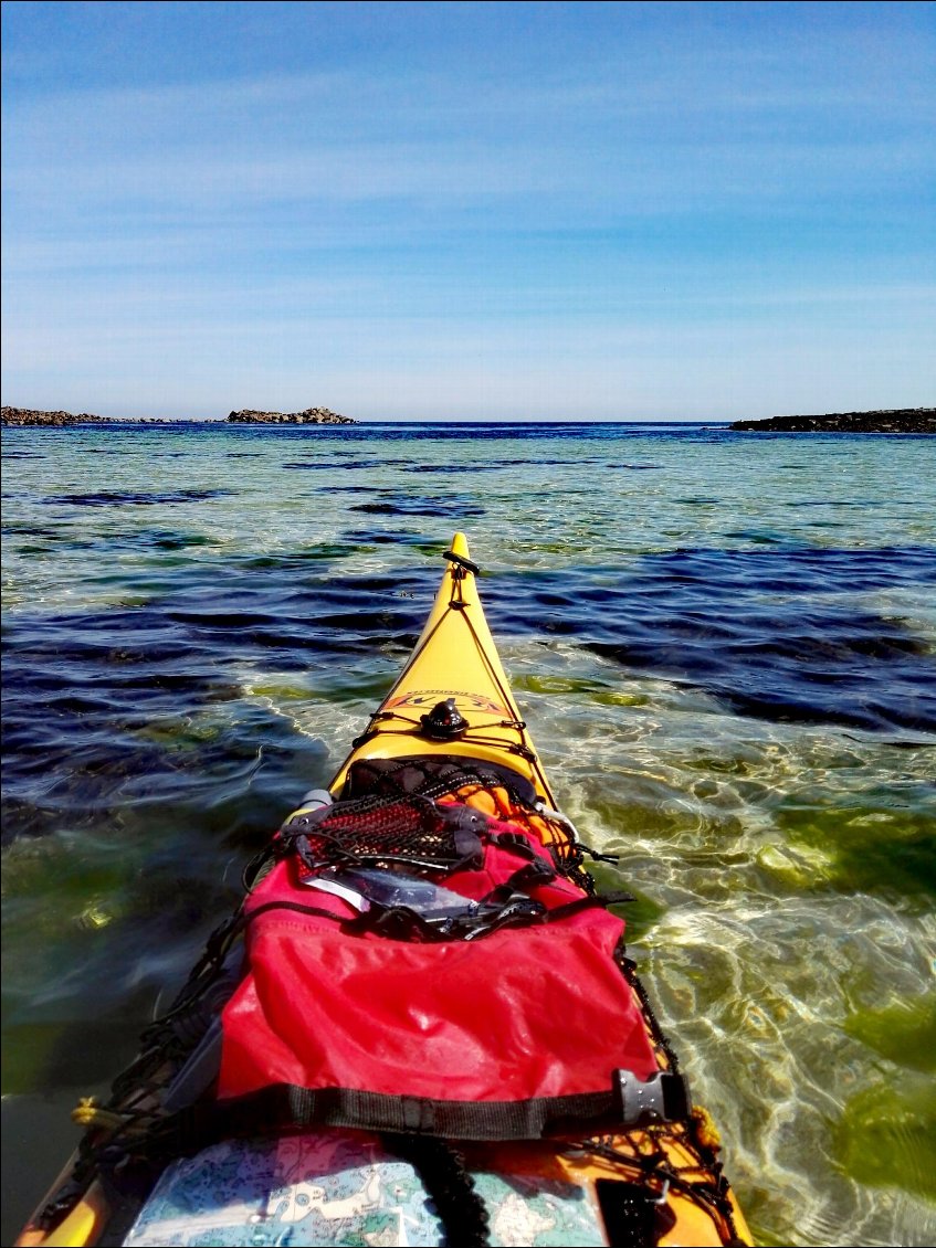 Passage à marée basse entre Île de Rosservo et Île du Bac