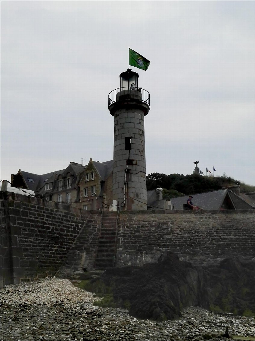 Cancale. Phare de la Fenêtre