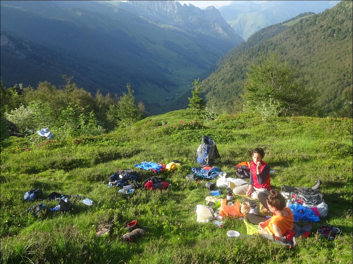 LE bivouac: on s'étale, on est trop bien, on est chez nous, on pourrait y rester des jours !!