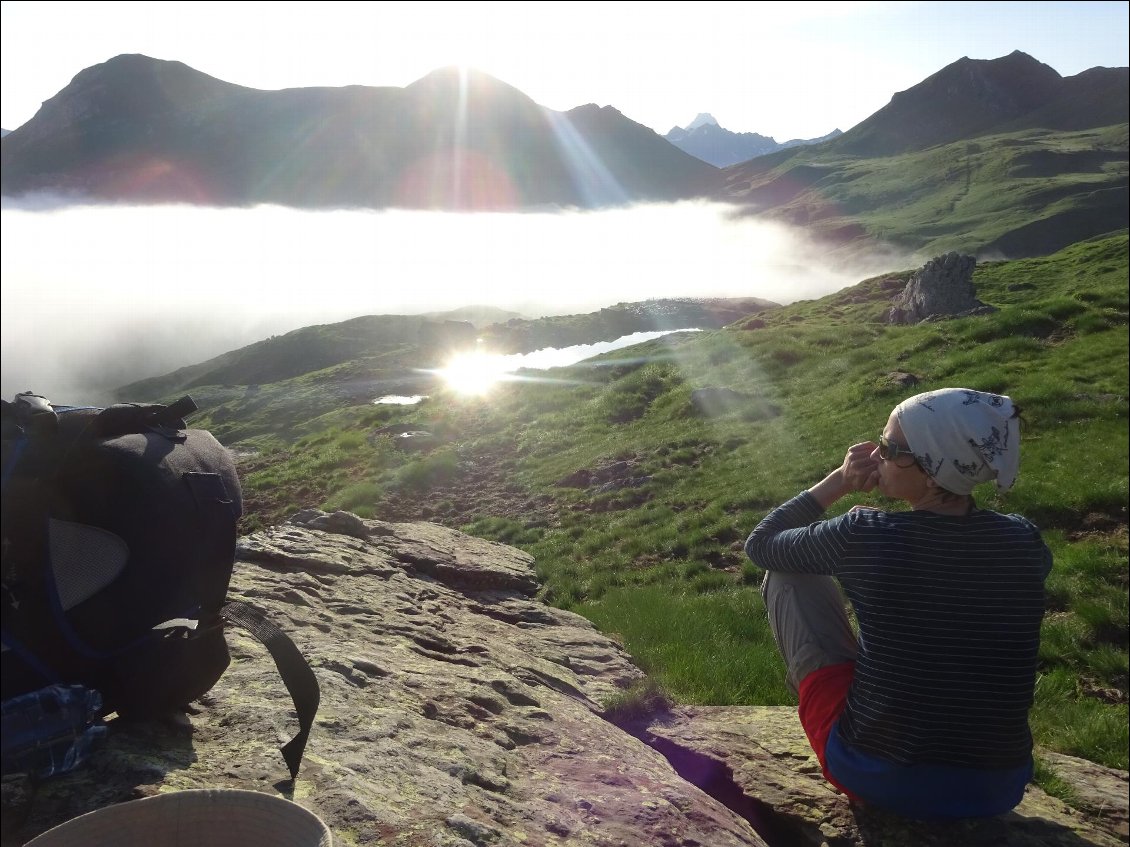 Couverture de On fait le tour de la montagne pour atteindre le sommet