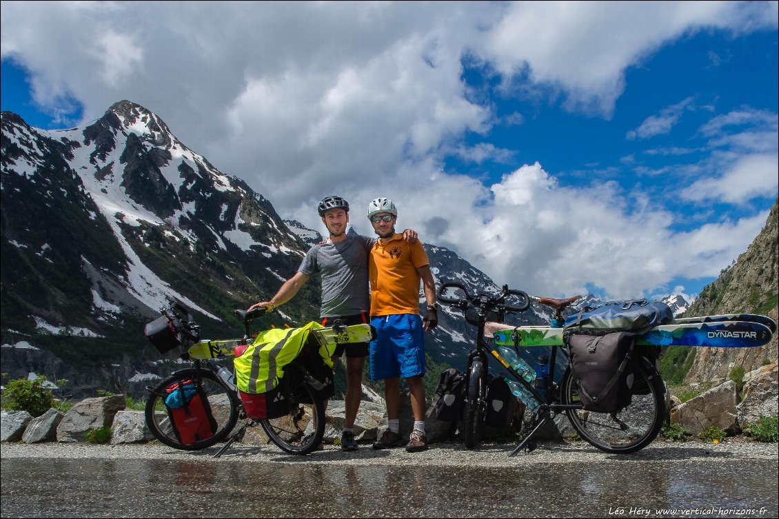 Couverture de De Gre à Chambé en Vélo, en passant par le Rocher Blanc!