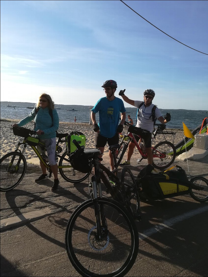 Vélo et remorques remontés, premiers tours de roues à Arcachon pour se rendre à la dune du pilât