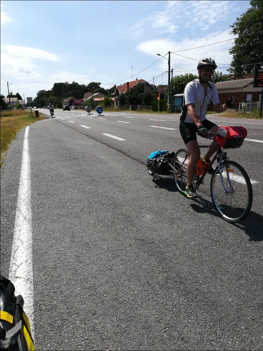 Pistes cyclables mais aussi quelques portions de routes départementales plates 