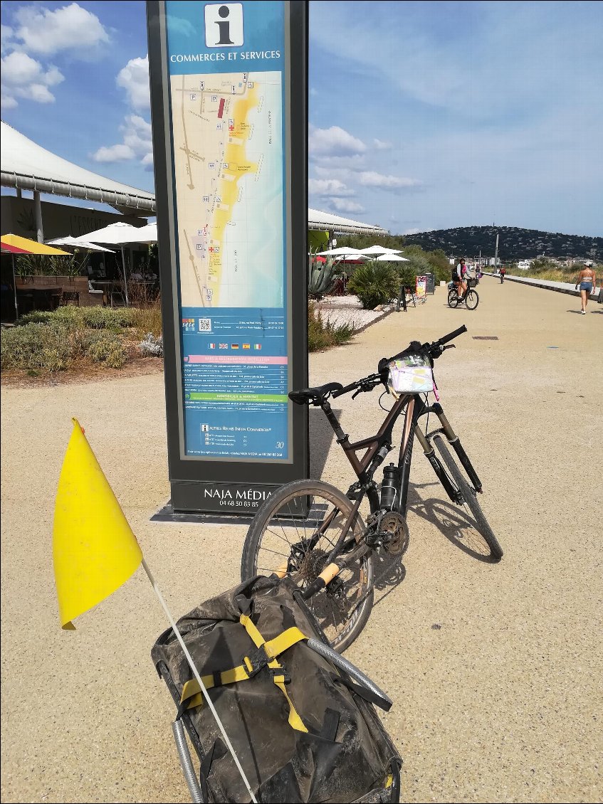 Et voilà nous avons rejoint séte et notre périple s arrettera ici cause vélo de mon binôme pour le retour sur Cannes en mauvais état et pas envie de rentrer seul