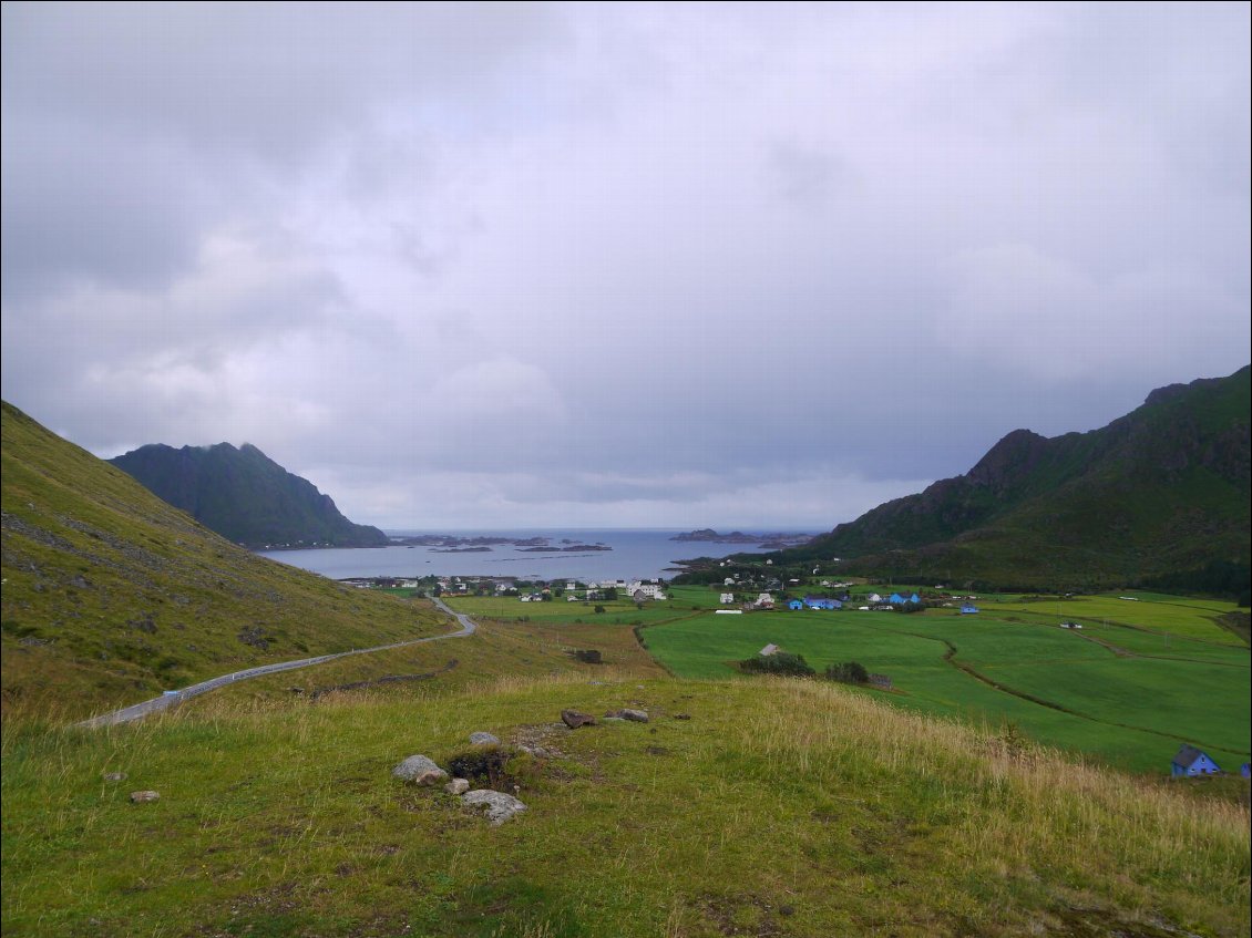 Sennesvik et ses maisons bleues