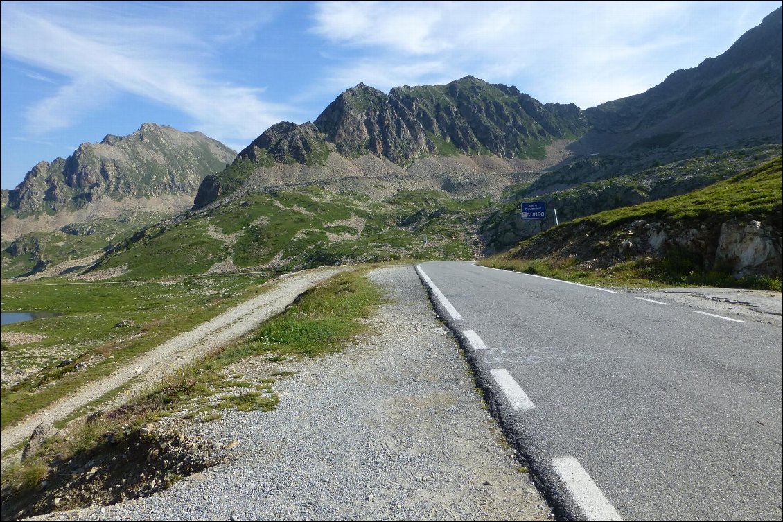 Très beau le versant italien du col de la Lombarde