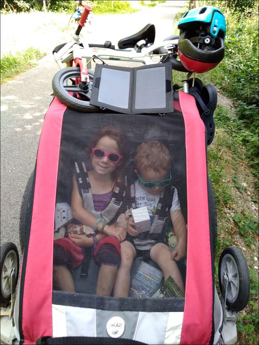 Les enfants ont encore adoré être tous les deux dans le Chariot.