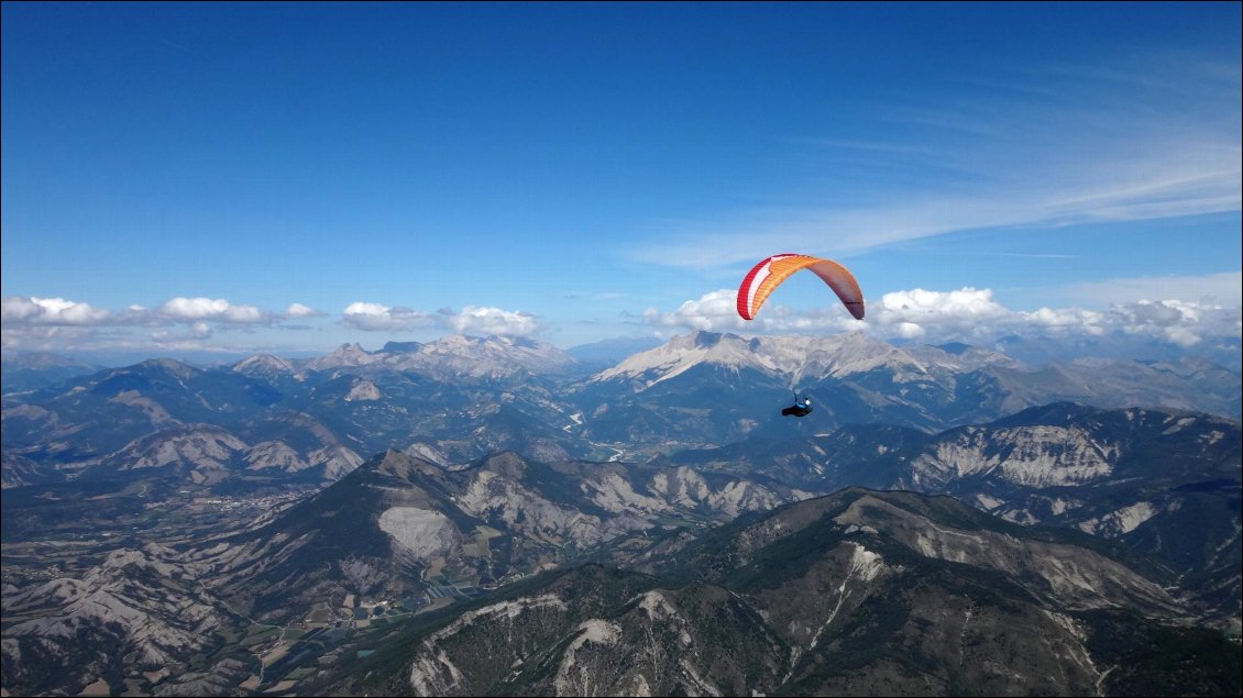 Couverture de Changer d approche : Journée parapente alternative