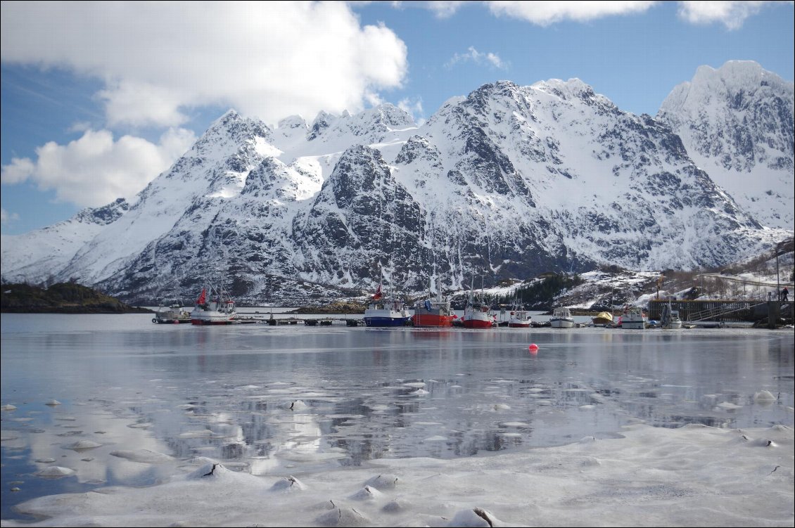 Sildpollen sur Austvågøya, lors d'un séjour d'une dizaine de jours de ski de rando et de rando en avril 2017 dans les Lofoten.
Photo : Joseph Gaudard
Voir son site Web trekhorizon