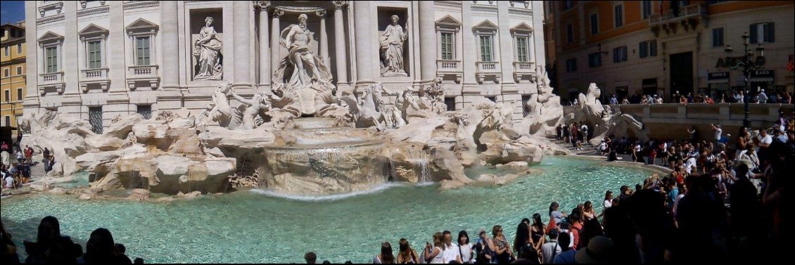 La fontaine de Trevi.