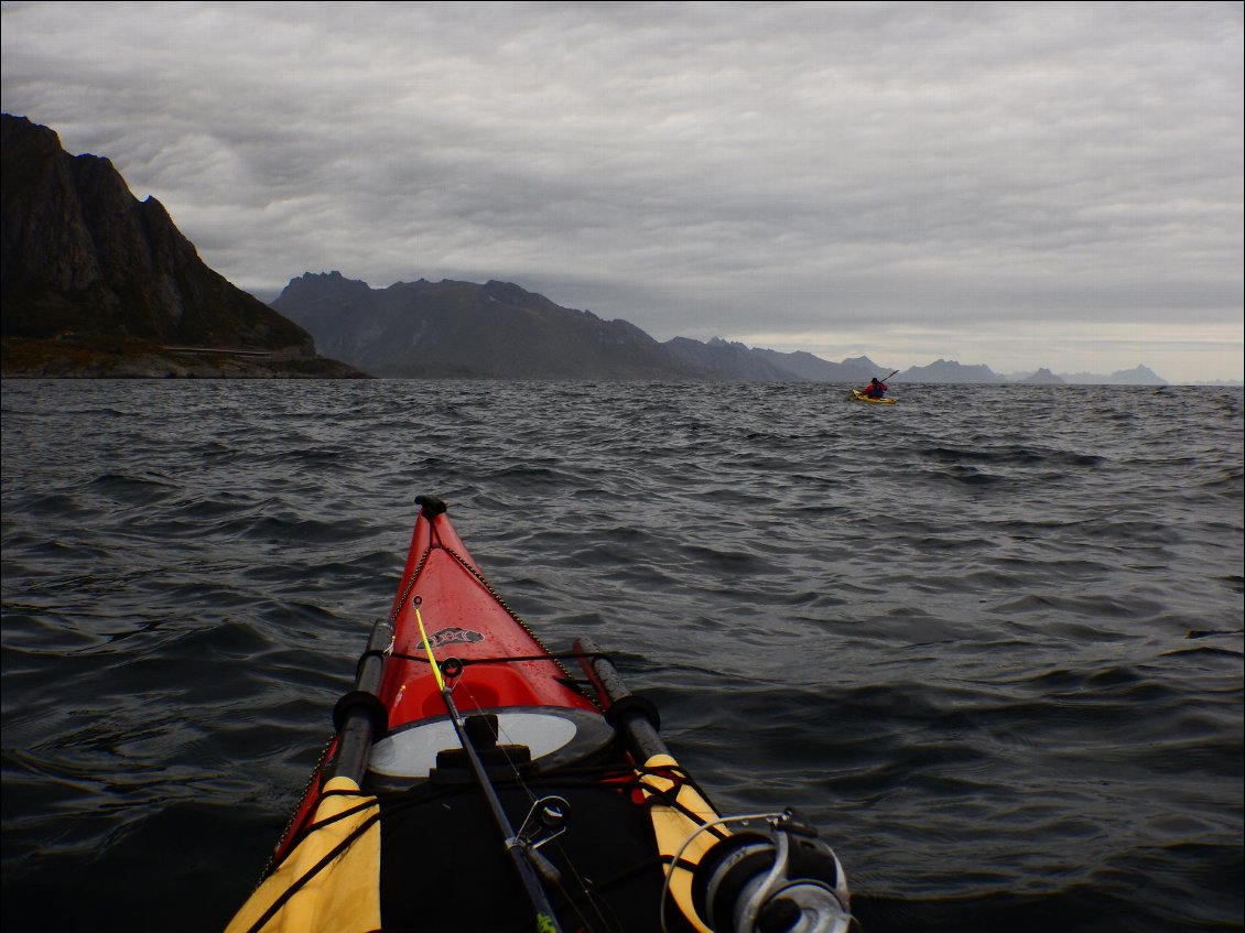 Trip kayak de mer aux Lofoten, la météo n'est pas toujours clémente... :-)
Photo Yannick Véricel
Voir son  site Web, ainsi que son  carnet sur Mytrip.