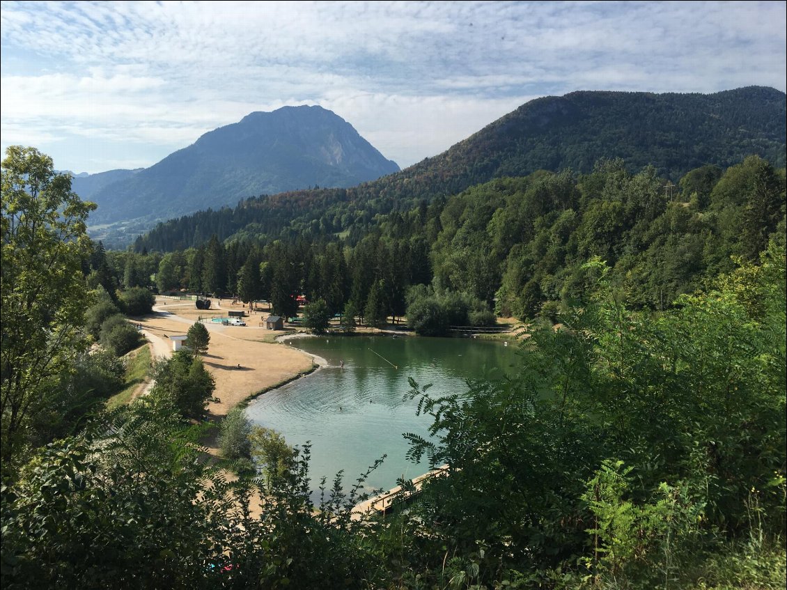 Camping de l'île, à Lescheraines