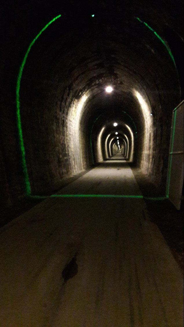 Un des tunnels de la voie verte Passa pais