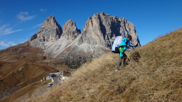 Parapente vers le col de Sella