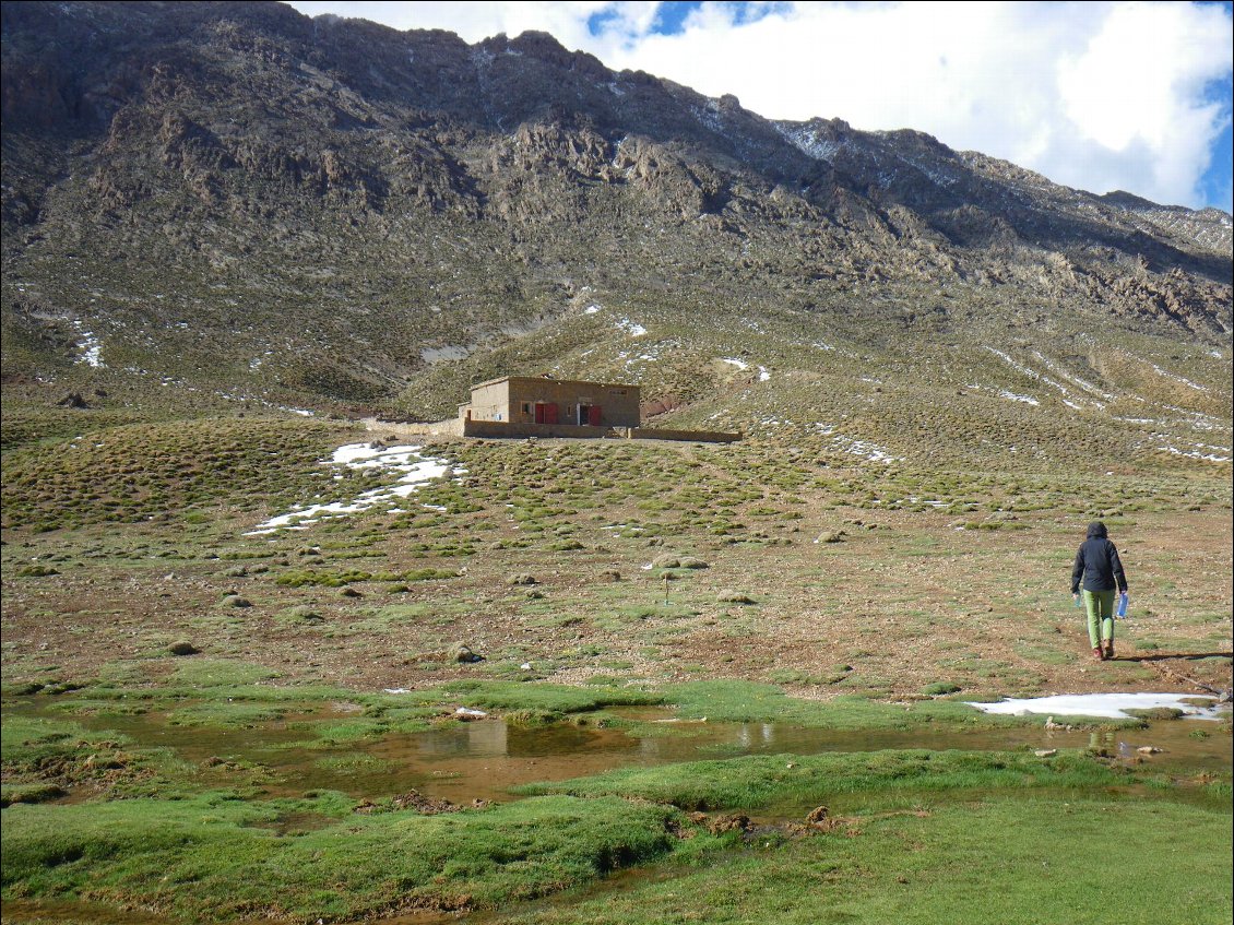 Ravitaillement à la source de la Tessaout