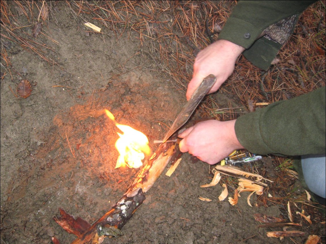 Chronique de l'ours des bois
Faire du feu avec rien... ou presque !
Par David Manise