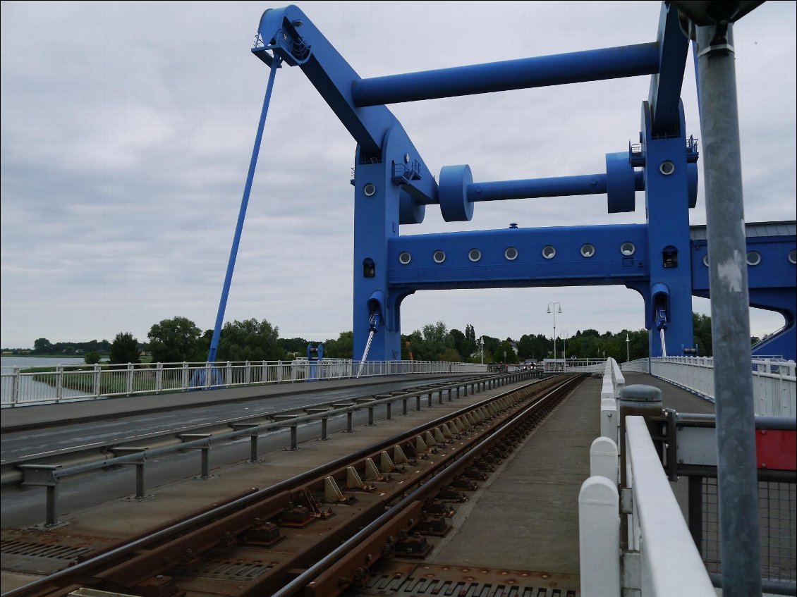modes doux, trains et véhicules motorisés