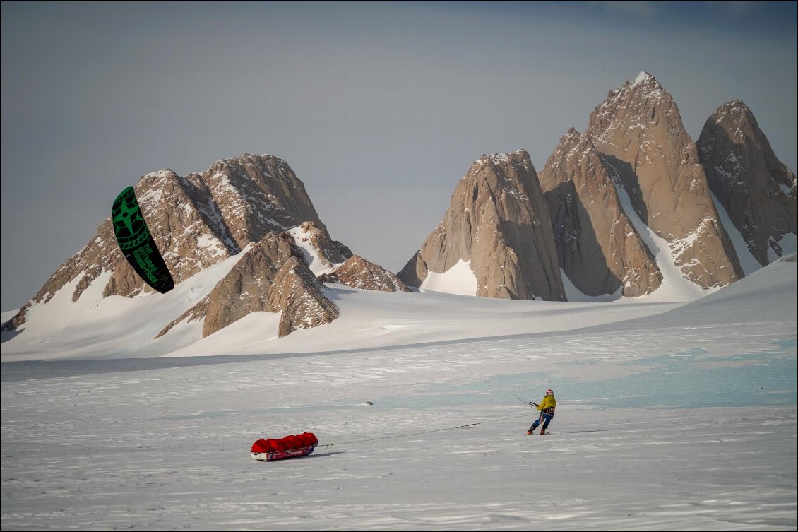 Spectre Expedition : snowkite et escalade en Antarctique