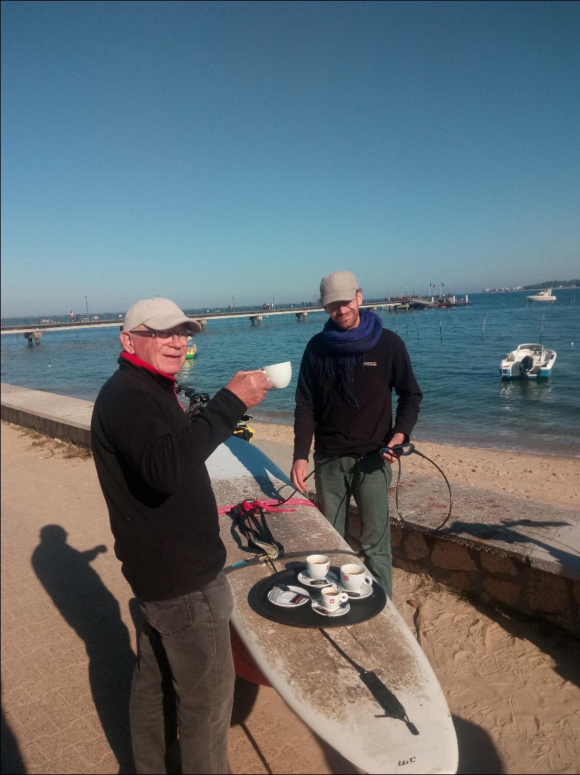 En attendant le bateau pour traverser le bassin d'Arcachon