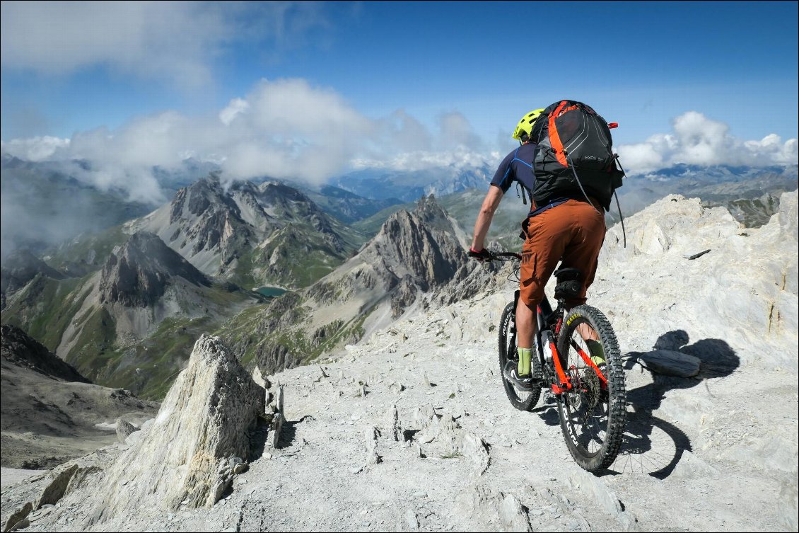 Les 5 sacs de couchage ont vu du pays : à VTT (photo prise dans le massif des Cerces), en kayak, en parapente... ils ont servi !