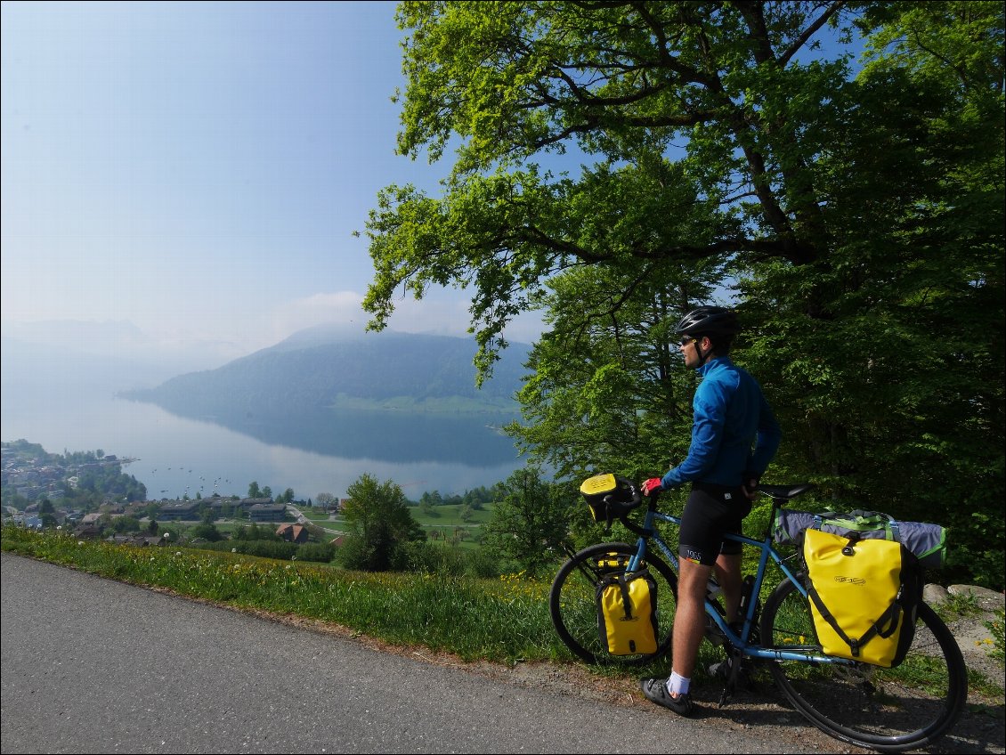 Le lac d'Unterägeri depuis les hauteurs