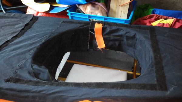 La cheminée à été découpé, ainsi que le couvre hiloire.