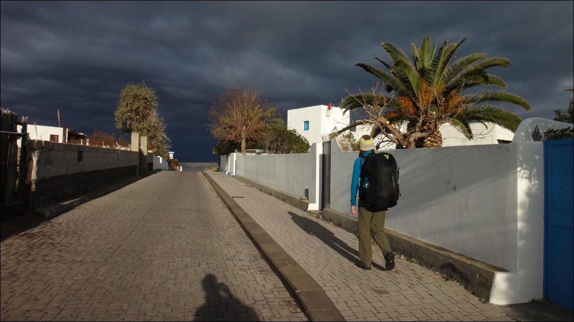 Après le vol, un joli ciel ardoise arrive