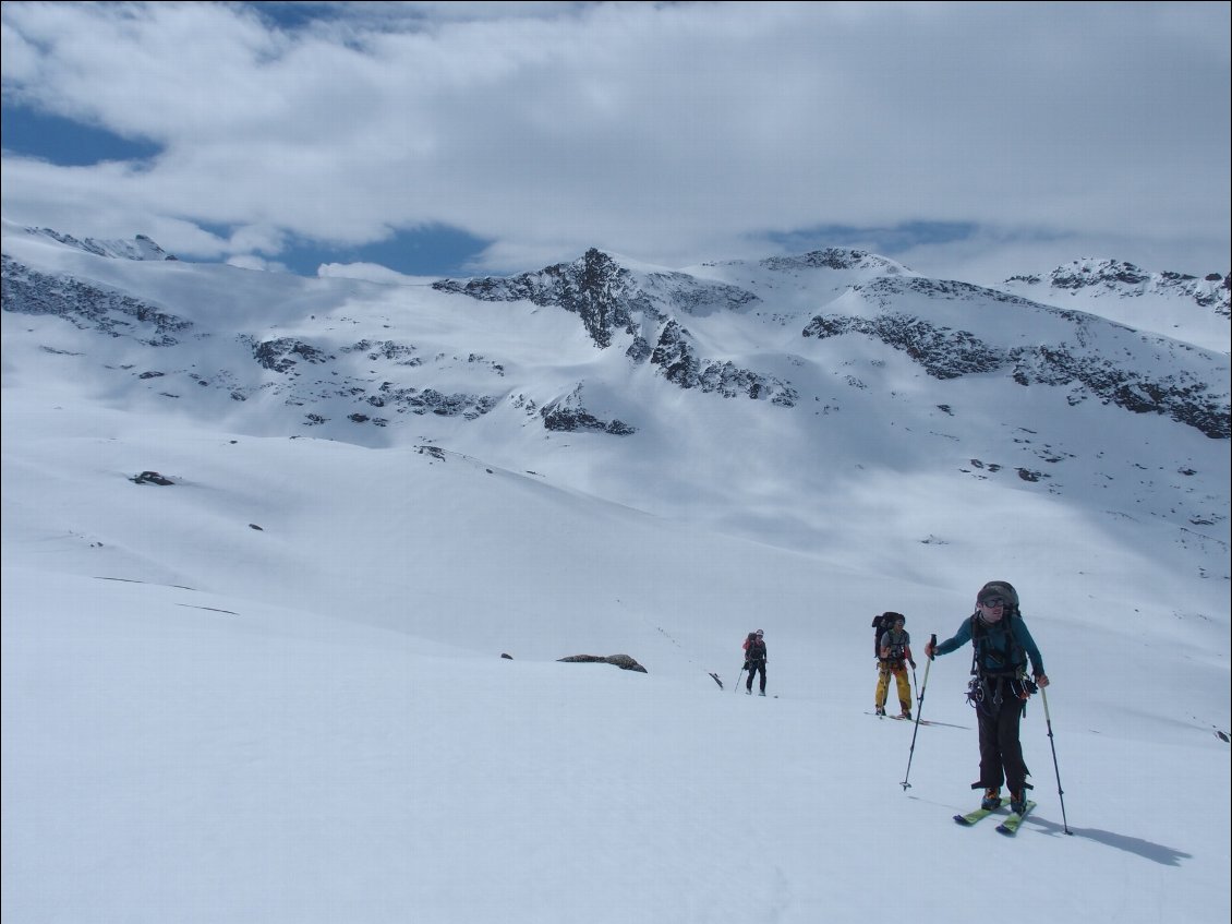 Chaude remontée au col des Pariotes