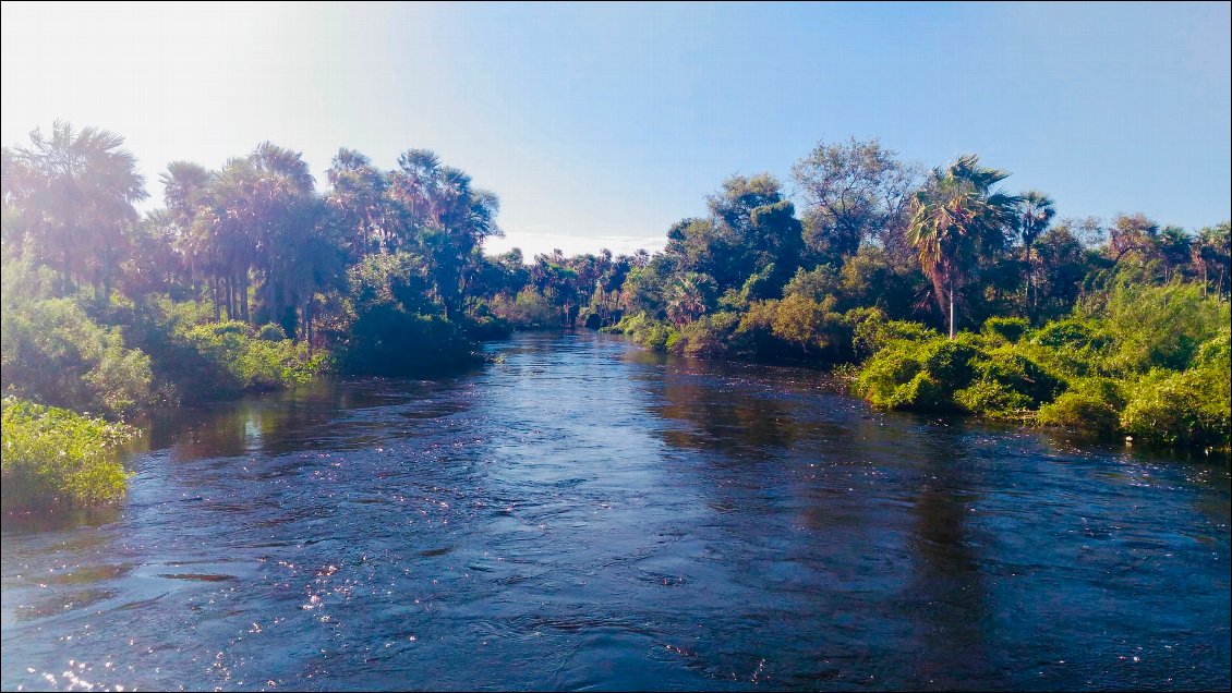 Rivière en crue dans le Chaco, quand la saison des pluies s'éternise - Paraguay