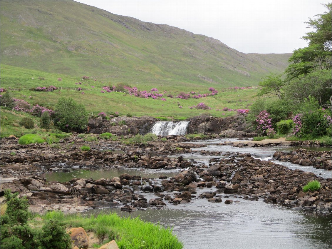 Les chutes d'Aasleagh juste après Leenane.