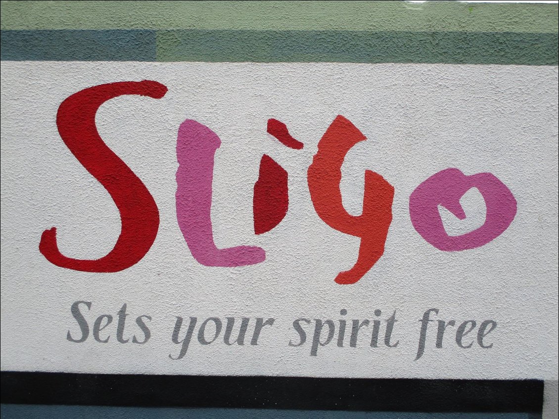 Welcome in Sligo !
"Mais moi qui suis pauvre et n'ai que mes rêves,
sous tes pas je les ai déroulés.
Marche doucement car tu marches sur mes rêves." Yeats