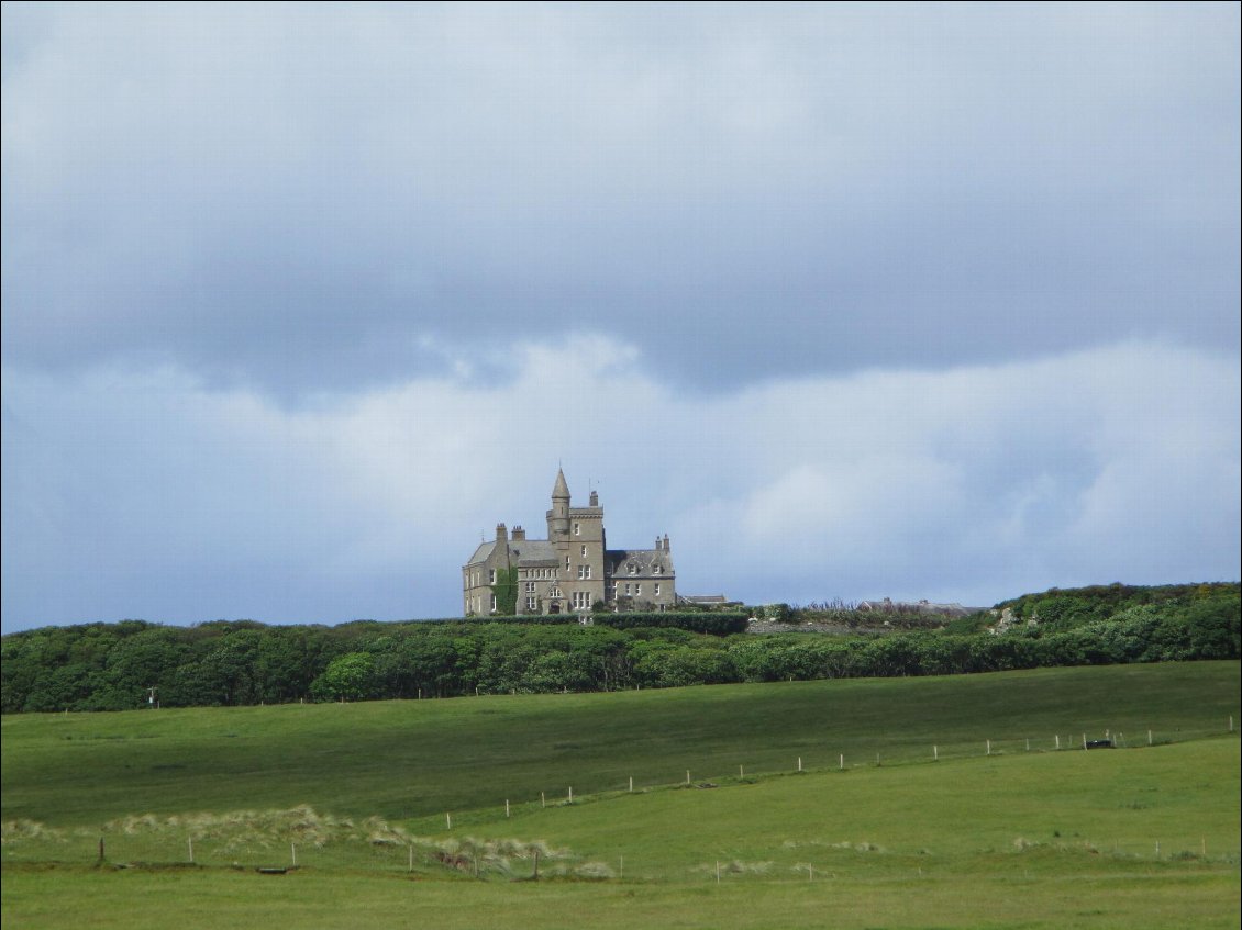 Le château sur la pointe de Mullaghmore.