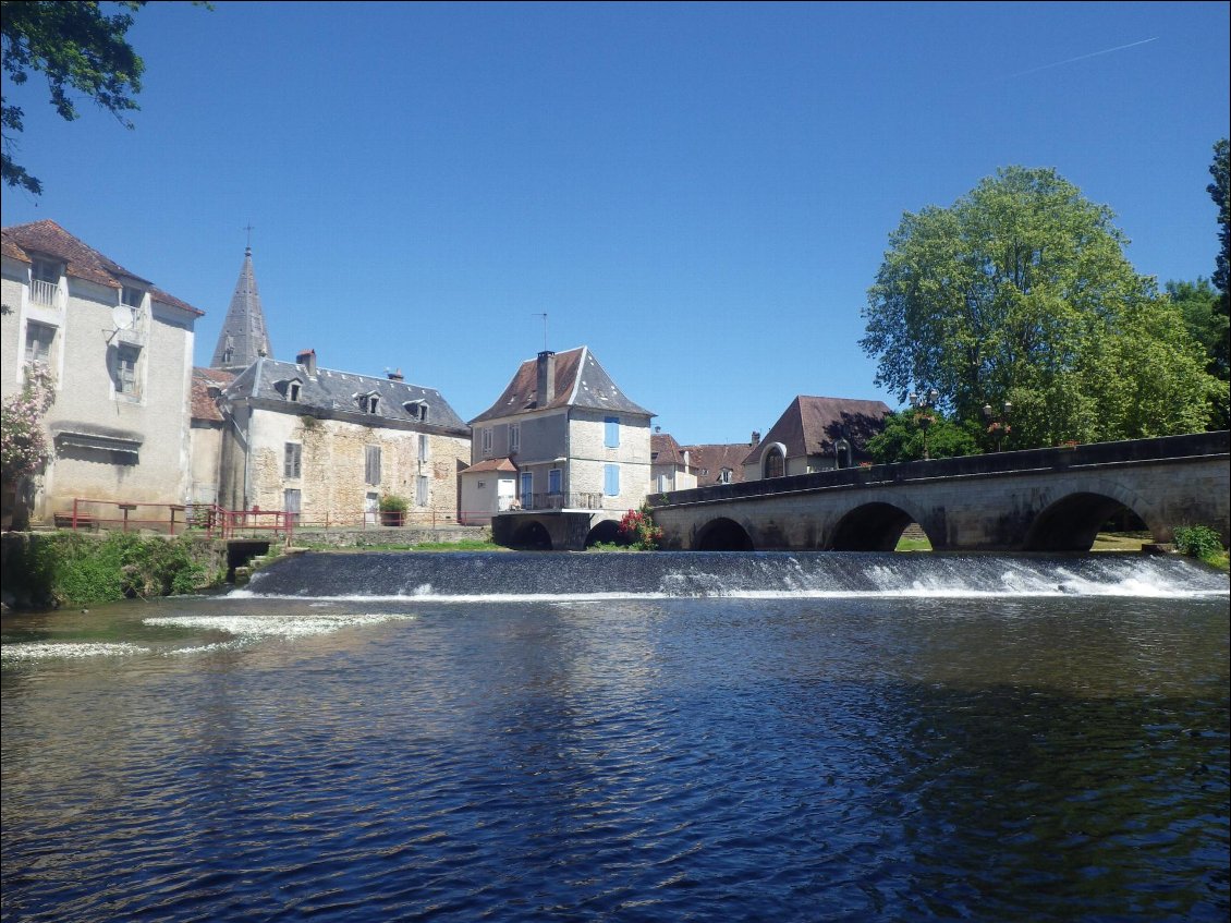 Cubjac : ça passe bien avant le pont à gauche