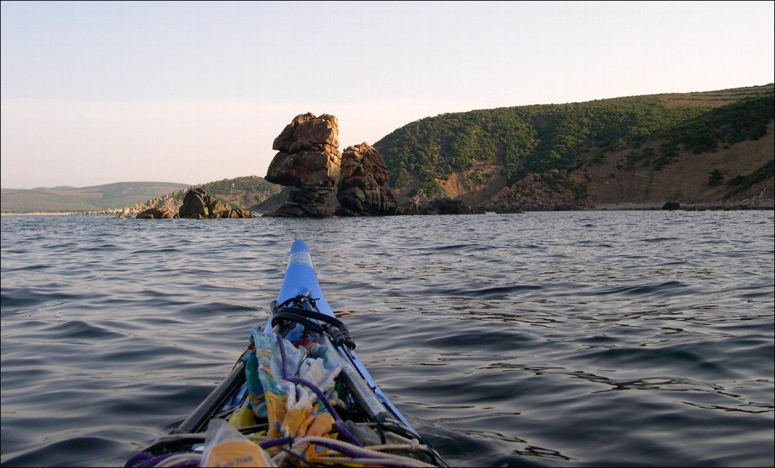 Arrivée au cap Serrat, son totem nous accueille