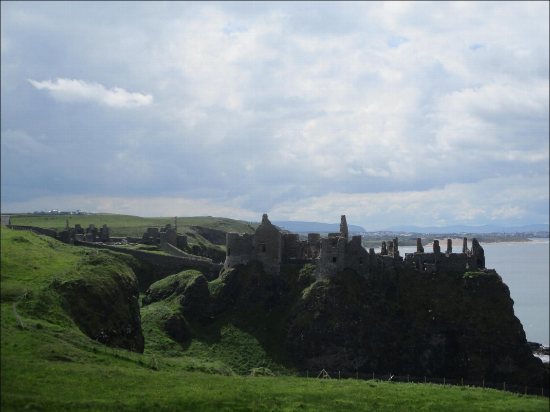 Les ruines du château de Dunluce. Il aurait pu figurer dans Game of thrones, celui-là.