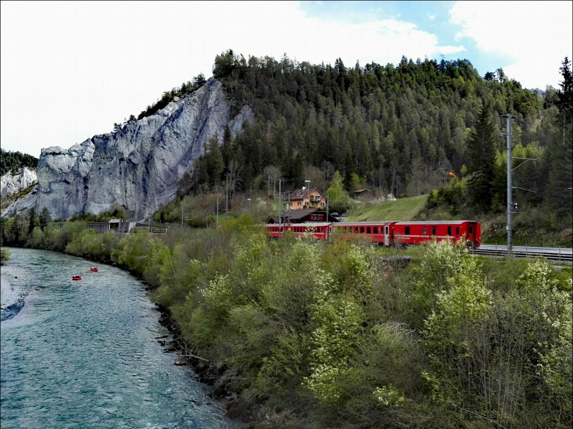 Chemin de fer rhétique sur la ligne Reichenau-Tamins – Disentis / Mustér