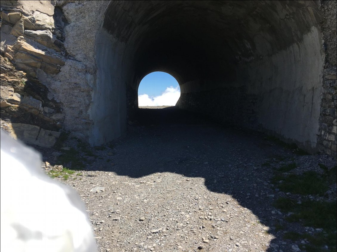 tunnel au col